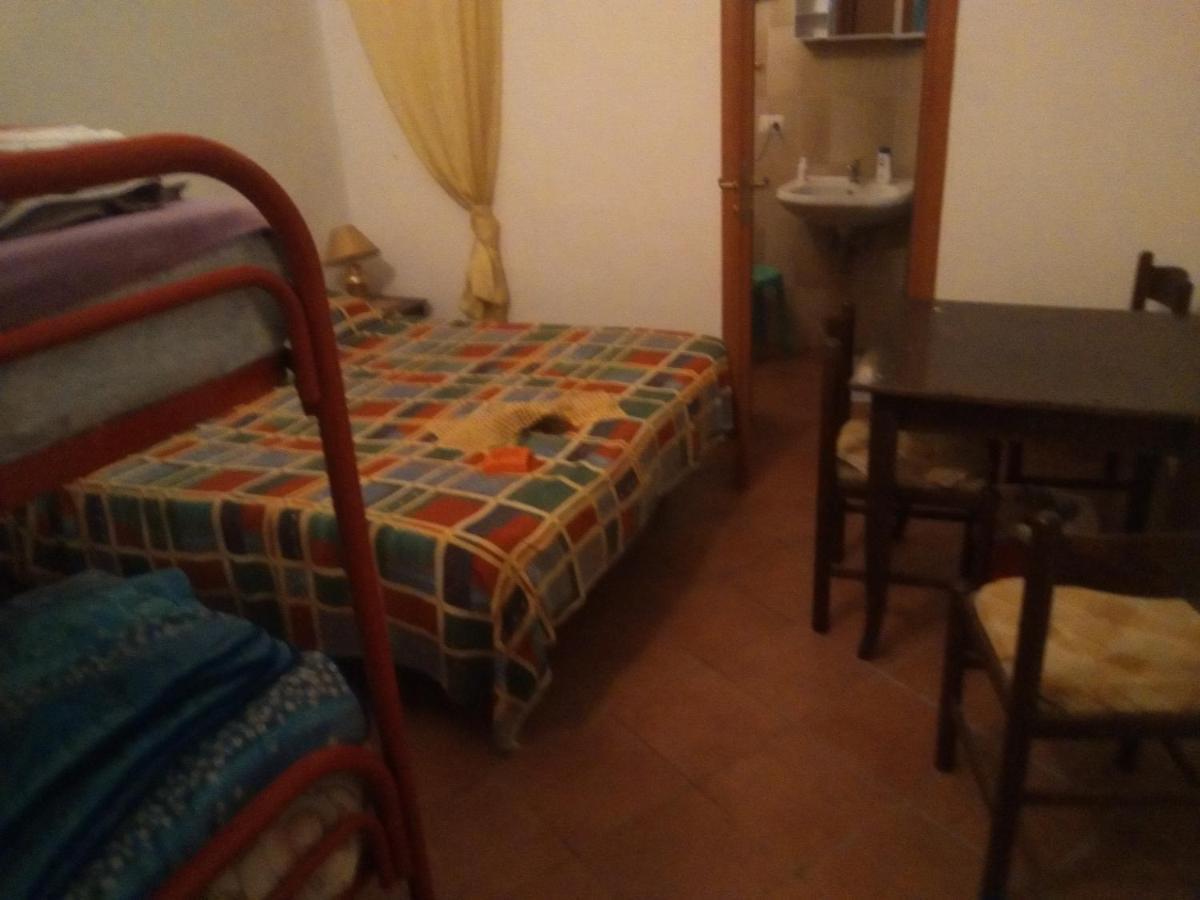 טאורמינה Room In Guest Room - Single Room With Shared Bathroom מראה חיצוני תמונה